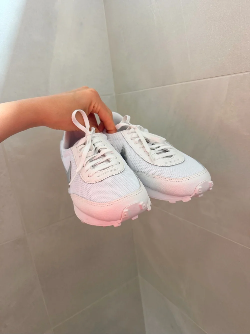 Nike Daybreak White Metallic Silver Sneakers Women’s Size 7 DC9213-100